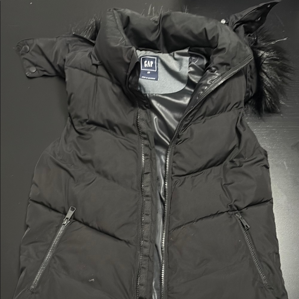 GAP Black Puffer Vest with Faux Fur Trim